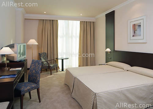 Tryp Oviedo 4